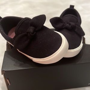 Toddler Girls Canvas Slip on by Old Navy EUC and clean condition